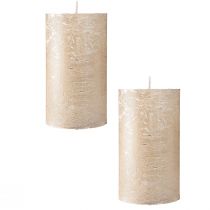 Itens Conjunto de 2 velas de pilar premium com acabamento metálico platinado, 85 x 150 mm - Decoração elegante para ocasiões festivas e um ambiente acolhedor.