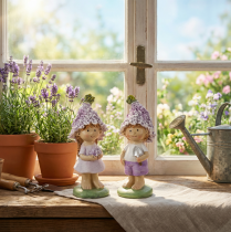 Itens Conjunto de 2 estatuetas decorativas representando um menino e uma menina floristas em tons de lavanda, para sala de estar e jardim, 10 cm de altura.