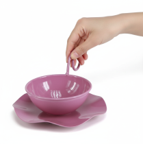 Itens Xícara decorativa de metal com pires, rosa, 8 cm de altura x 11,5 cm de diâmetro, conjunto com 2 peças.