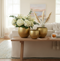 Itens Conjunto de 3 vasos decorativos em metal com aparência de latão, Ø18/15/12,5 cm.