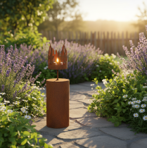 Itens Porta-velas em formato de vela pequena, decoração rústica, metal com pátina, 36 cm de altura.