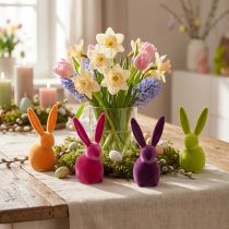 Itens Pequenos coelhinhos da Páscoa sentados, coloridos e aveludados, 13 cm, conjunto de 8 peças.
