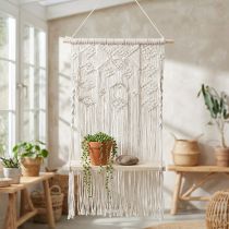 Itens Suporte de plantas em macramê estilo boho, decoração suspensa para janela com balanço de flores, 40x15cm, na cor branca natural.