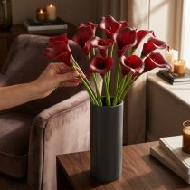 Itens Flores artificiais Calla vermelho bordeaux em ramo 57 cm 12 unid.