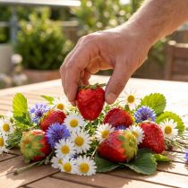 Itens Morangos artificiais vermelhos para decoração, 5 cm, pacote com 12 unidades.