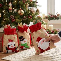 Itens Sacos de presente Natal Papai Noel juta look 20×23cm 3 unidades