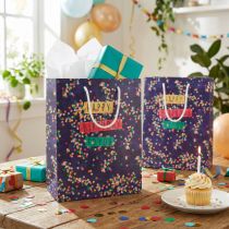 Itens Sacola de presente de aniversário "Feliz Aniversário" em papel, 18×10×23cm, 2 unidades