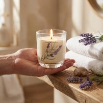 Itens Vela perfumada em vidro creme de lavanda e camomila Ø7,5cm Alt.8,5cm