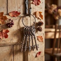 Itens Chaveiro vintage decorativo em metal enferrujado H20,5cm