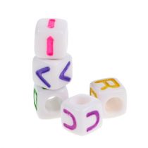 Mini cubos com letras 7mm coloridas 90g