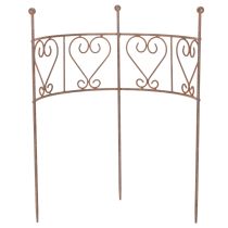 Itens Treliça semicircular com ornamento em forma de coração. Perfeita para decoração de jardim rústico. 42 cm