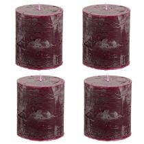 Itens Conjunto de 4 velas cilíndricas na cor bordô, 70x80mm, para uma decoração elegante e longa duração.