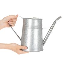 Itens Regador decorativo galvanizado, de metal, cinza, com visual vintage, 1,7L, 23cm de altura, para arranjos florais e vasos com estilo.
