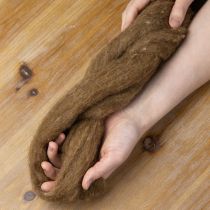 Itens Cordão de lã, lã decorativa, marrom, 2m. Cordão de lã, lã para feltragem, ideal para artesanato e floricultura.