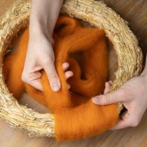 Itens Cordão de lã, lã feltrada, laranja, 2m, para artesanato, amarração e decoração.