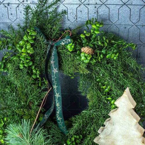 Itens Grinalda decorativa grandes ramos de coníferas, cones e buxo verde 70 cm