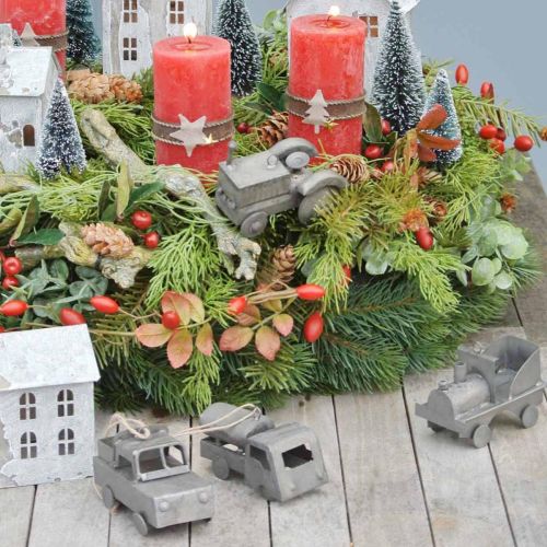 Itens Carrinhos decorativos vintage de metal para pendurar, tamanhos variados, 9-10 cm, 4 peças.