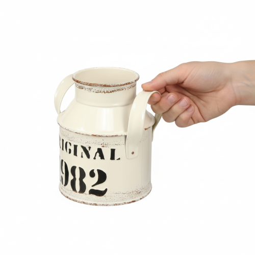 Itens Jarra decorativa de metal “Original 1982” Creme com acabamento ferrugem, 13 cm de altura, 2 peças