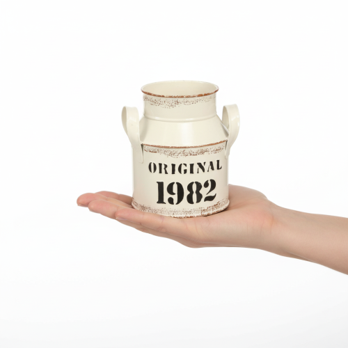 Itens Jarra decorativa de metal “Original 1982” Creme Ferrugem H16cm 2 peças