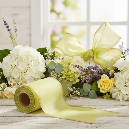 Itens Fita moiré para guirlandas, 150 mm, 25 m, verde claro com borda dourada, para arranjos florais e decoração.