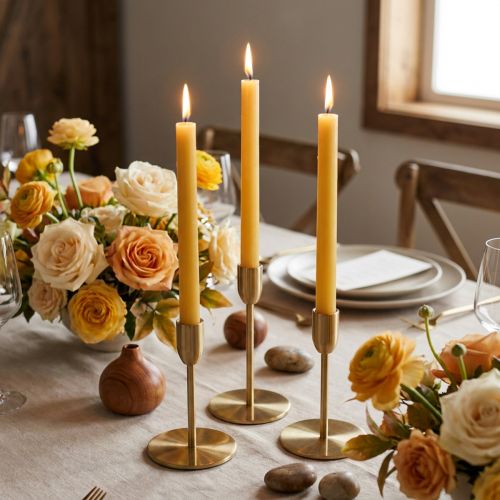 Velas cônicas de cor sólida,