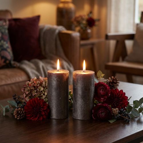 Conjunto de 2 velas de pilar premium, com acabamento metálico acobreado, Ø85mm, A120mm - Vela elegante para decoração de mesa. | Floristik24.pt