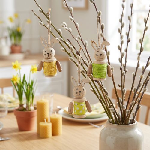 Itens Coelhinhos da Páscoa para pendurar decoração de Páscoa em juta de madeira Alt.6,5cm 9 unidades