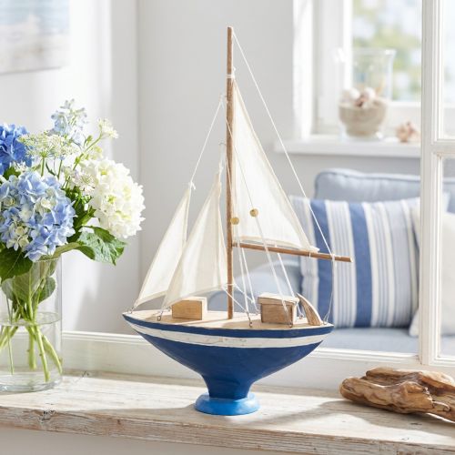 Itens Decoração em forma de veleiro para um toque único e charme marítimo na sua casa. 54 cm