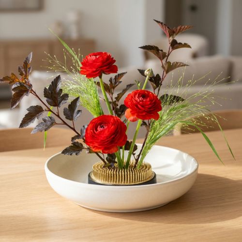 Itens Ouriço-cacheiro redondo de latão para arranjos florais e ikebana.