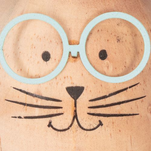 Itens Conjunto de 3 figuras decorativas de coelhos de madeira com rostinhos para dar um toque divertido a mesas e prateleiras, 14 cm de altura.