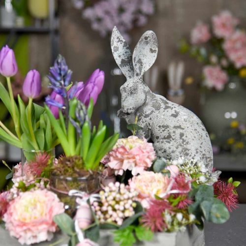 Floristik24 Coelhinho decorativo sentado em pedra decoração de jardim H31cm