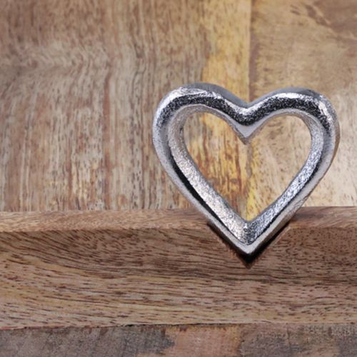 Itens Bandeja de madeira com alças Bandeja com corações naturais 26×20×7,5cm