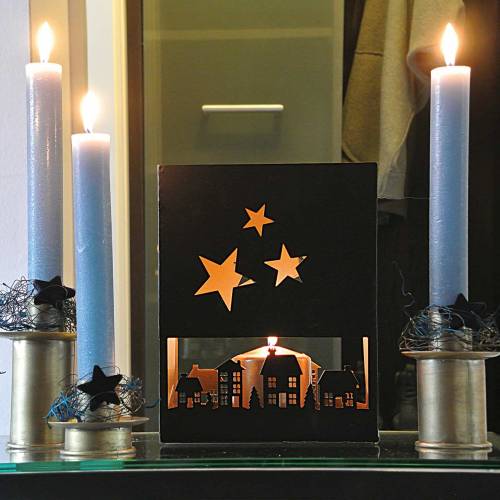 Itens Lanterna de Natal com casas angulares pretas, metal dourado 20,5 × 10cm Alt.26cm
