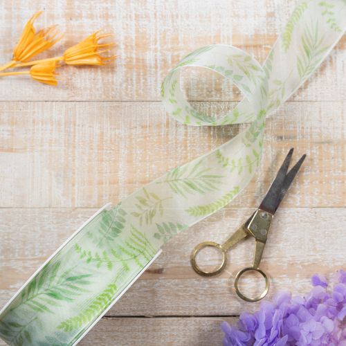 Itens Fita de organza, fita de chiffon, verde com gavinhas de folhas, 40 mm de largura, 15 m de comprimento.
