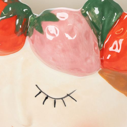 Itens Rosto de menina em um vaso de flores com morangos adormecidos, decoração para sala de estar, primavera, 13 cm