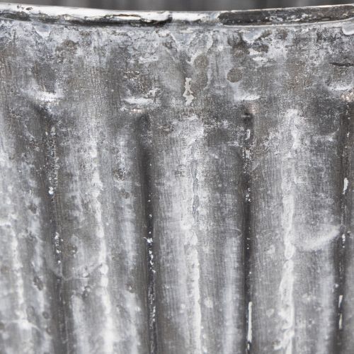 Vaso de metal para plantas,