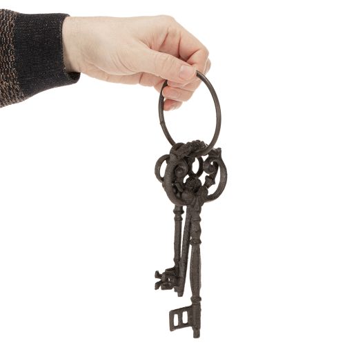 Itens Chaveiro decorativo com design de chave antiga, um acessório nostálgico para a casa, 27 cm