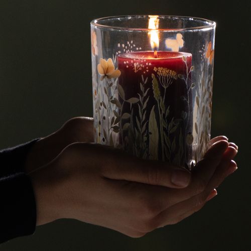 Itens Lanterna decorativa de vidro com motivo de borboletas em um campo florido, 18 cm, 2 peças, para dar um toque de estilo à sua casa.