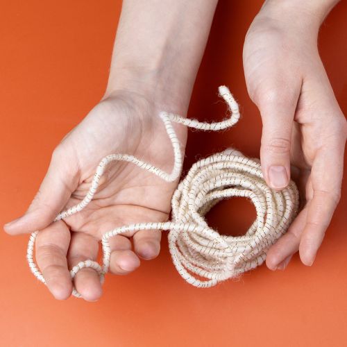 Itens Cordão de lã branco com fio dourado, 5m x 5mm, com arame para decoração e artesanato.