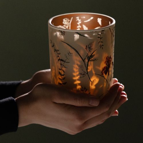 Itens Elegante castiçal com motivo floral para uma decoração harmoniosa do ambiente, 12,5 cm, 2 peças.