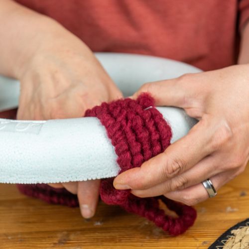 Itens Cordão de feltro polar Mirabell 25m vermelho escuro