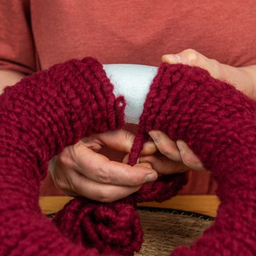 Itens Cordão de feltro polar Mirabell 25m vermelho escuro