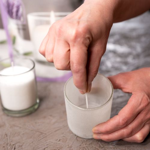 Itens Grânulos de cera branca para velas com pavio 400g