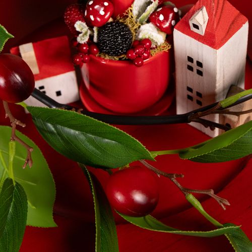 Itens Guirlanda artificial com cerejas. Perfeita para decoração natural de ambientes. Aparência floral. 160 cm.