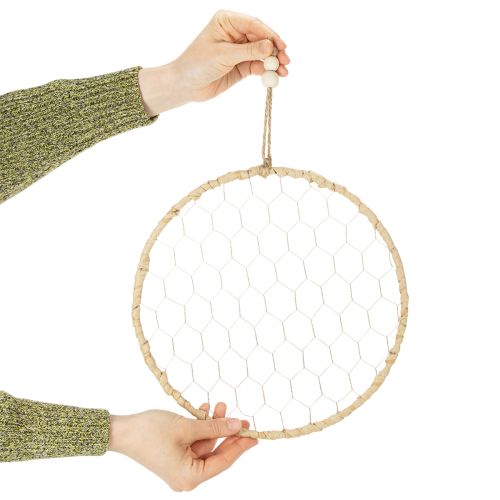 Itens Conjunto de 4 anéis decorativos boho em metal prateado, Ø28cm com ráfia natural - decoração para pendurar ou decorar a parede.