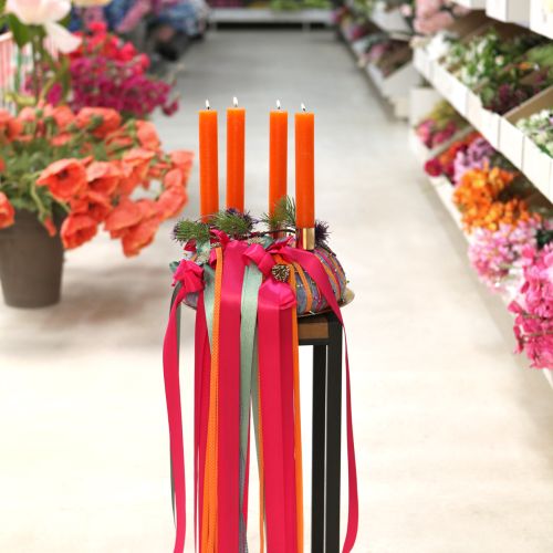 Itens Velas cônicas coloridas laranja 34mm x 300mm 4 peças
