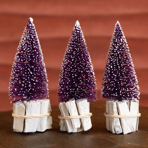 Itens Árvore de Natal decorativa em roxo com ponta de neve sobre base de madeira rústica 15cm 3 peças.