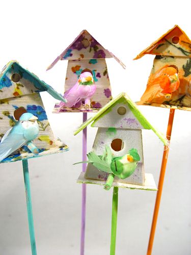 Floristik24 Casa de passarinho com pássaro na picareta 3,5 cm 12pcs