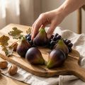 Conjunto de 6 figos decorativos VIANA de 8 cm - Frutas artificiais para decoração de mesa e festas. | Floristik24.pt