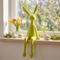 Coelho da Páscoa sentado em uma prateleira, aveludado, verde-amarelo, 56 cm | Floristik24.pt